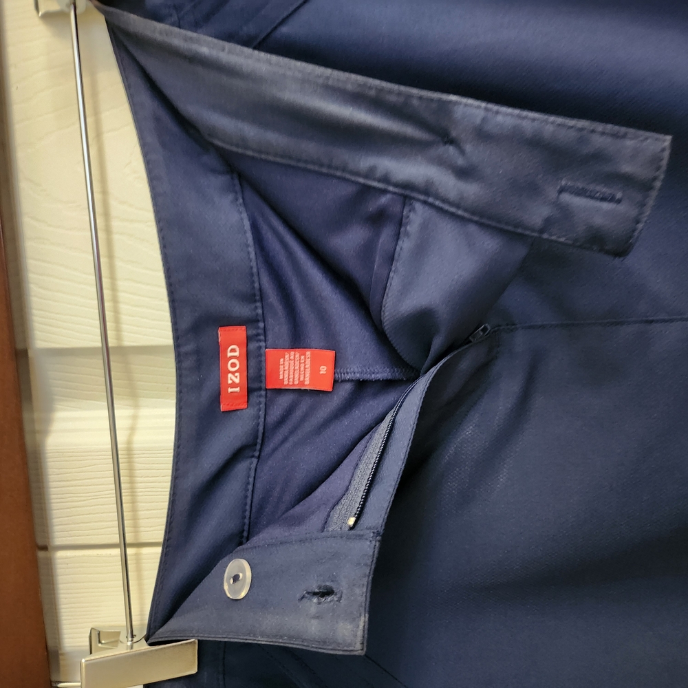GOLF - IZOD Navy Blue Scort.  SIZE 10